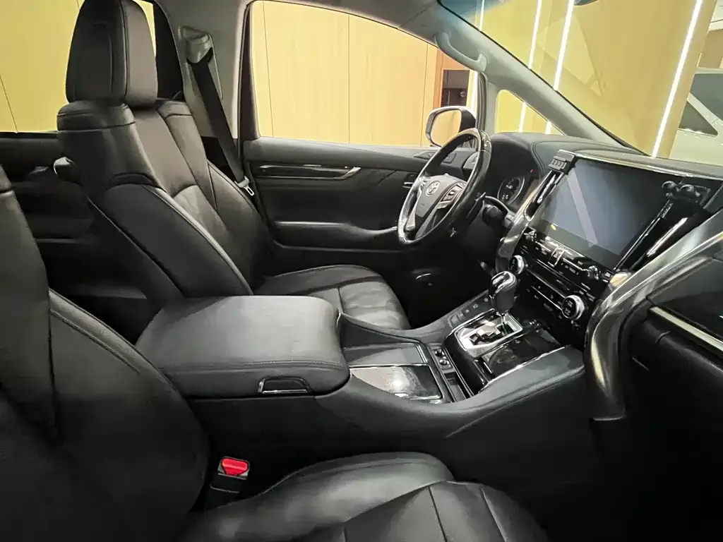 Toyota Vellfire — фото 5