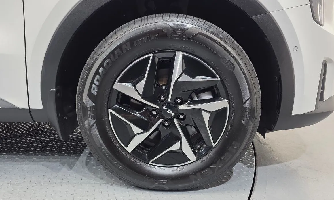 Kia Sorento — фото 6