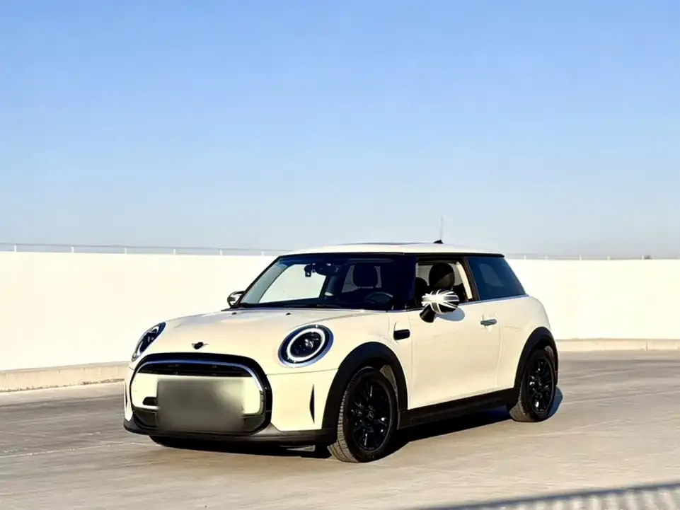 MINI Cooper (3-door) — фото 1