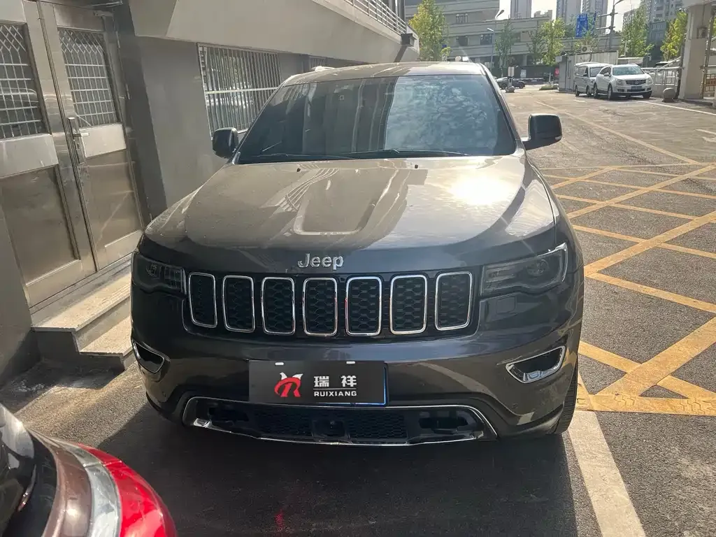 Jeep Grand Cherokee (Import) — фото 1