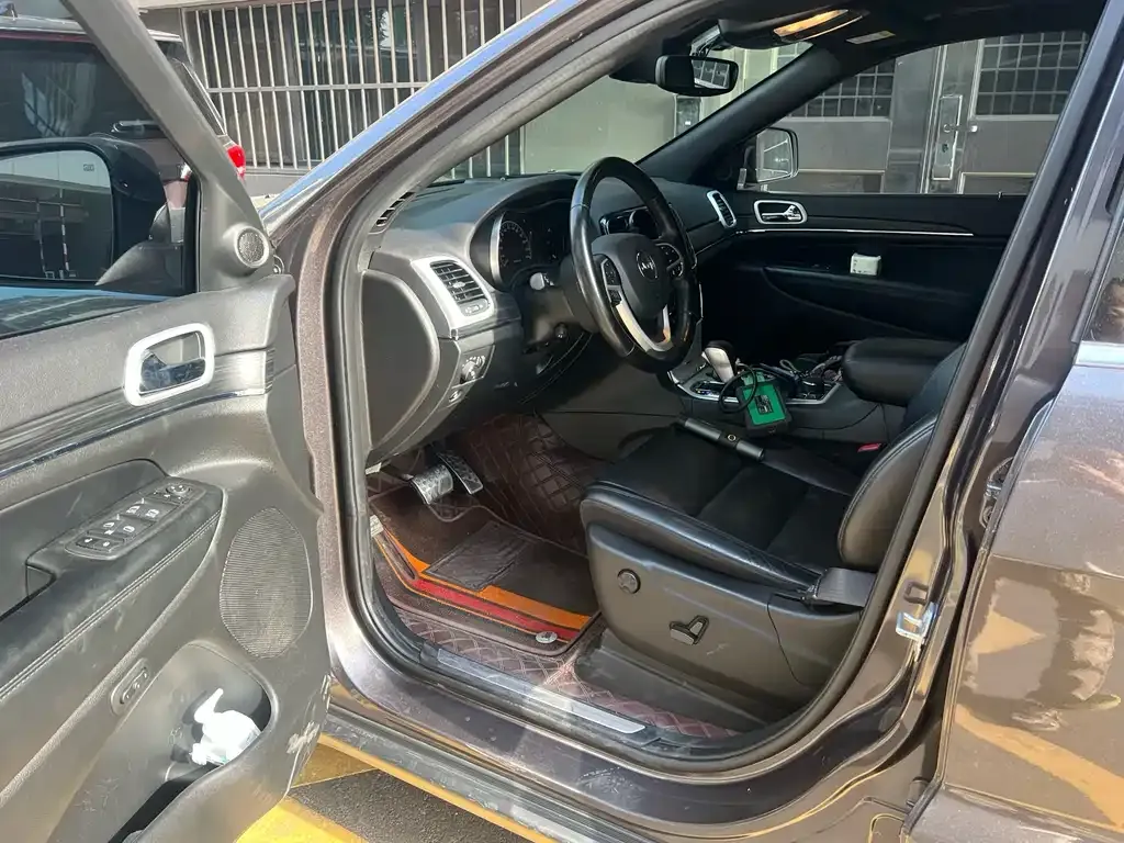Jeep Grand Cherokee (Import) — фото 3