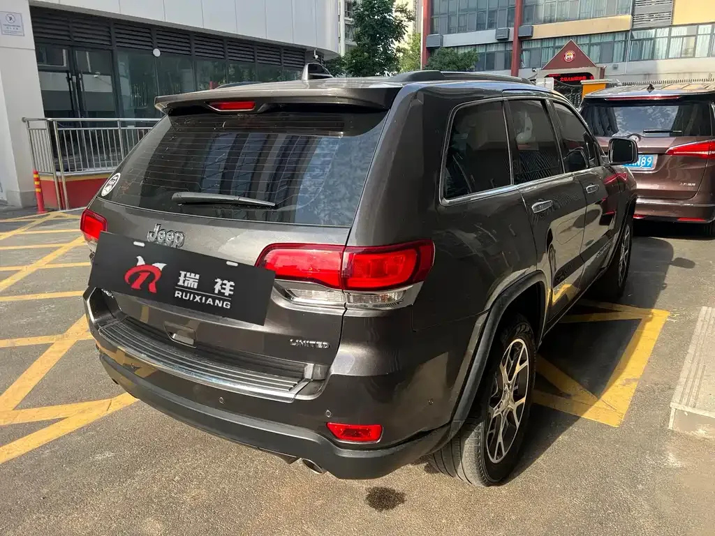 Jeep Grand Cherokee (Import) — фото 4