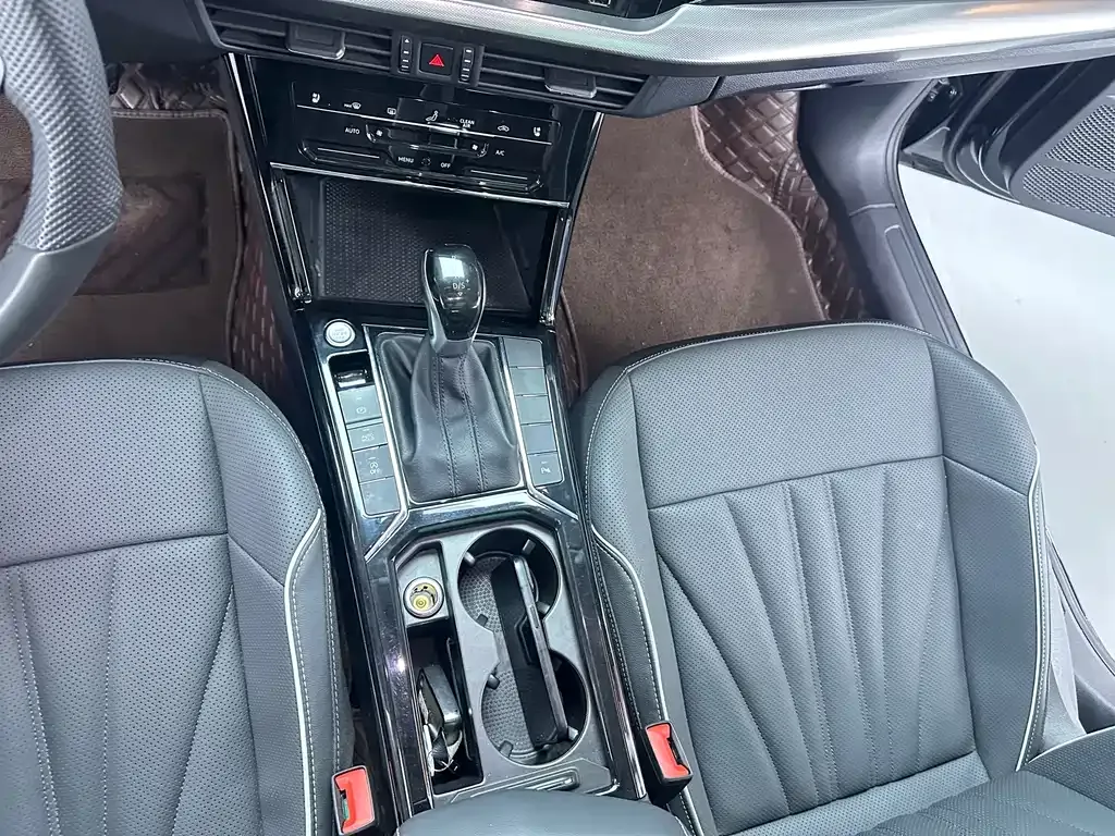 Volkswagen Passat — фото 10
