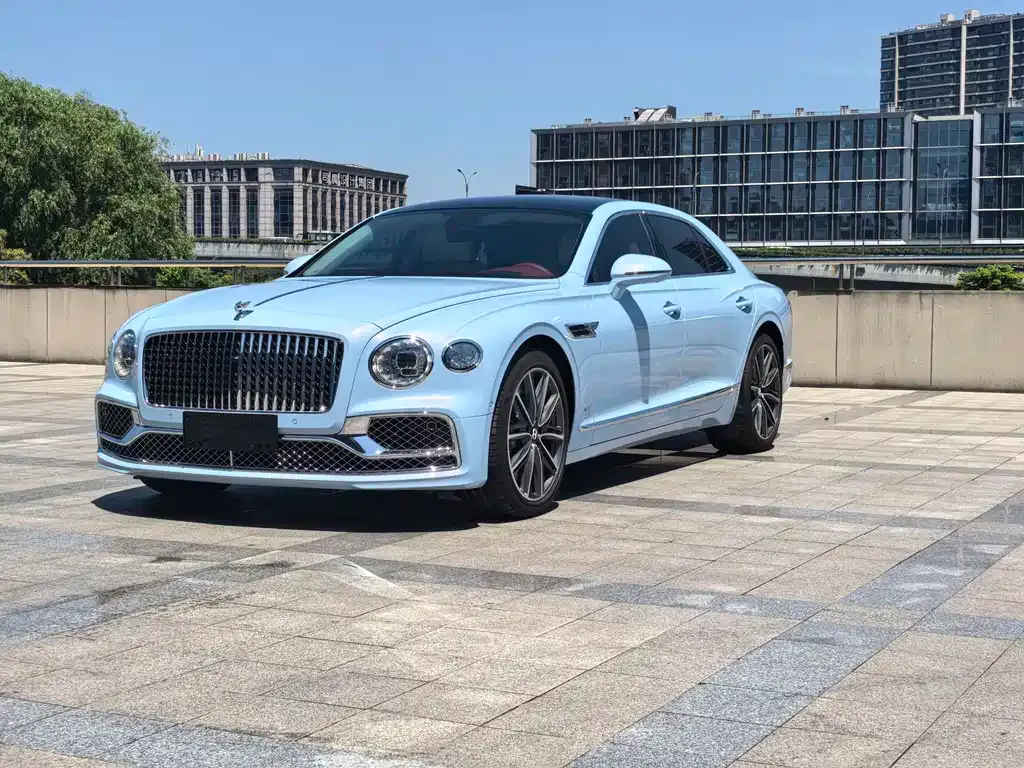 Bentley Flying Spur — фото 1