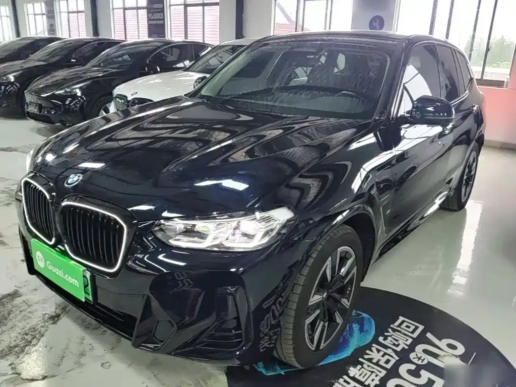 BMW iX3 — фото 1