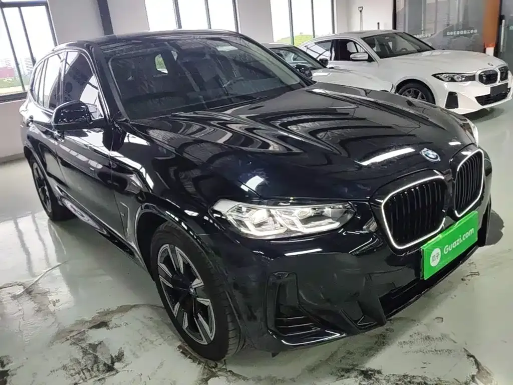 BMW iX3 — фото 4