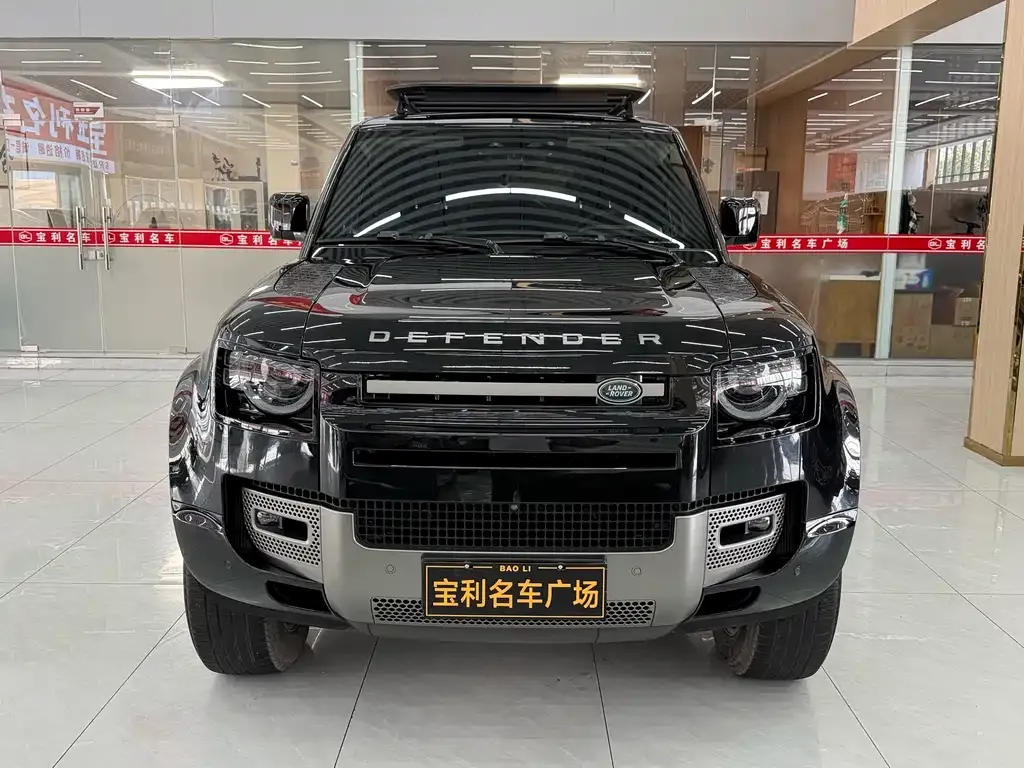 Land Rover Defender — фото 1