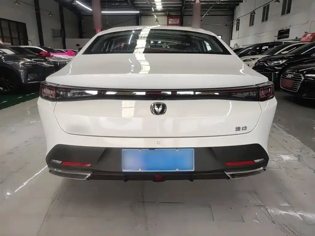 Changan Eado — фото 3