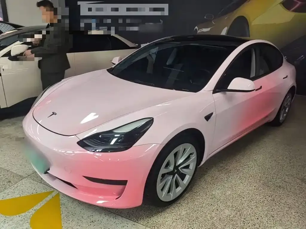 Tesla Model 3 — фото 1