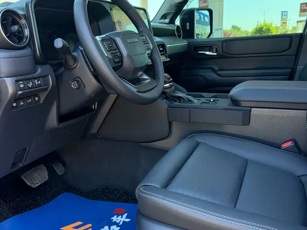 Toyota Prado — фото 4