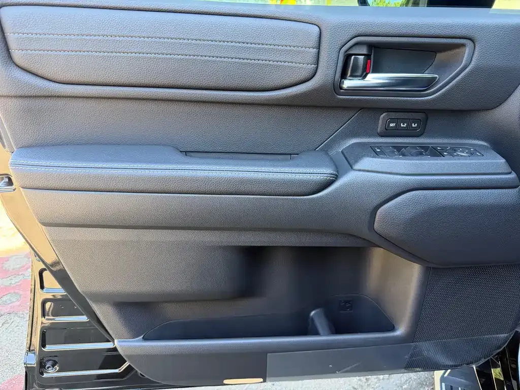 Toyota Prado — фото 10