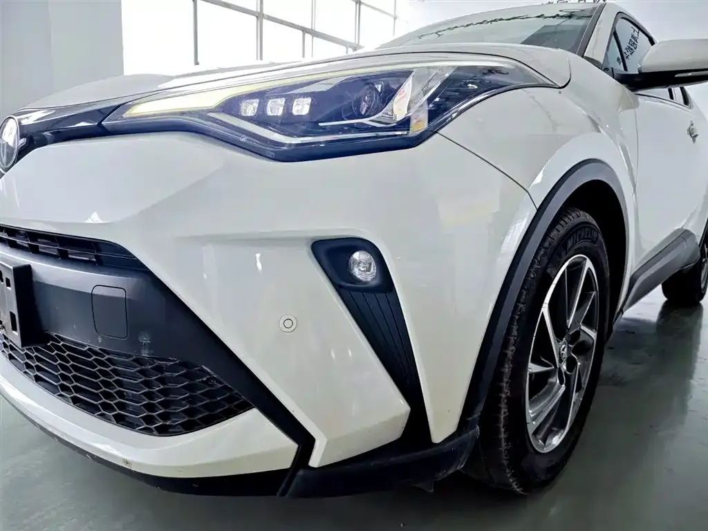Toyota C-HR — фото 9