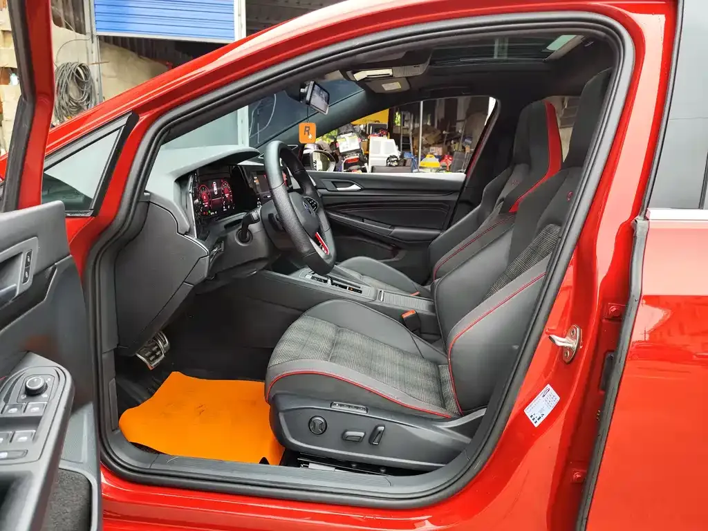 Volkswagen Golf GTI — фото 7