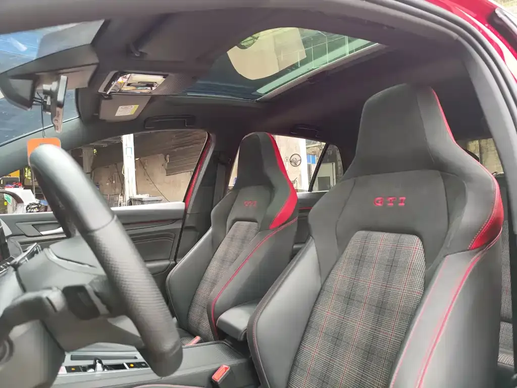 Volkswagen Golf GTI — фото 5