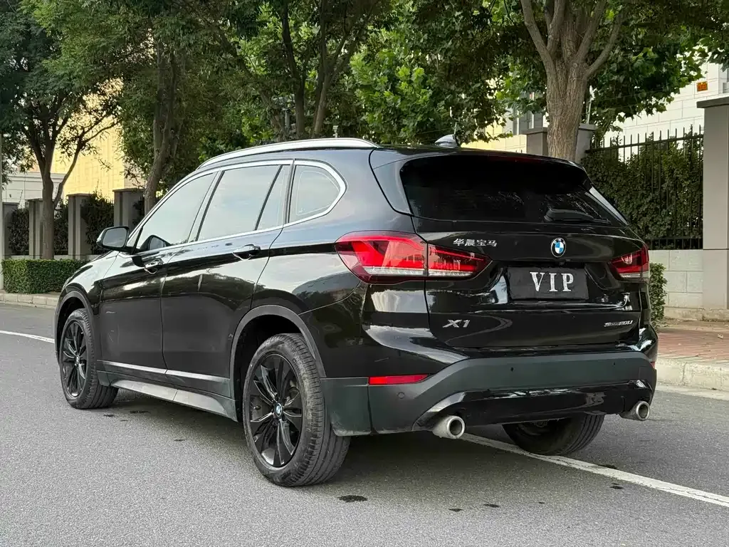 BMW X1 — фото 9