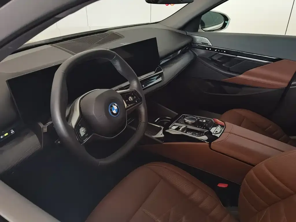 BMW i5 — фото 7