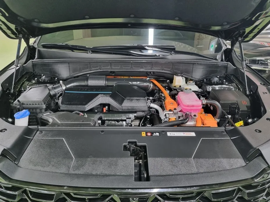 Kia Sorento — фото 8