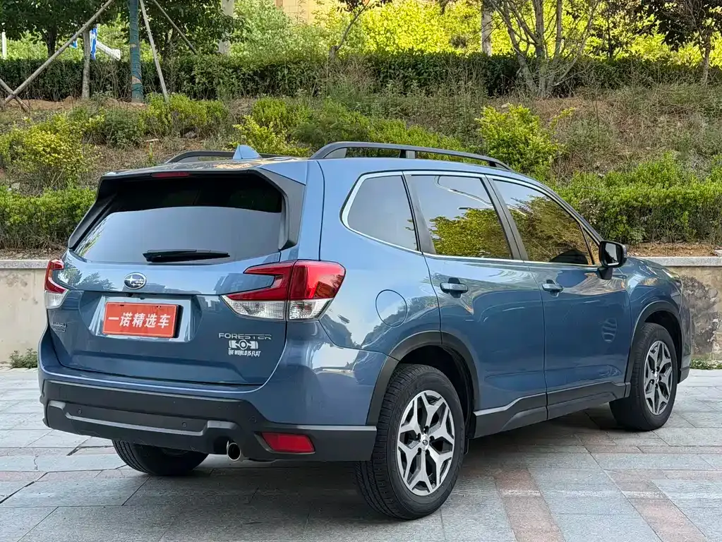 Subaru Forester — фото 10