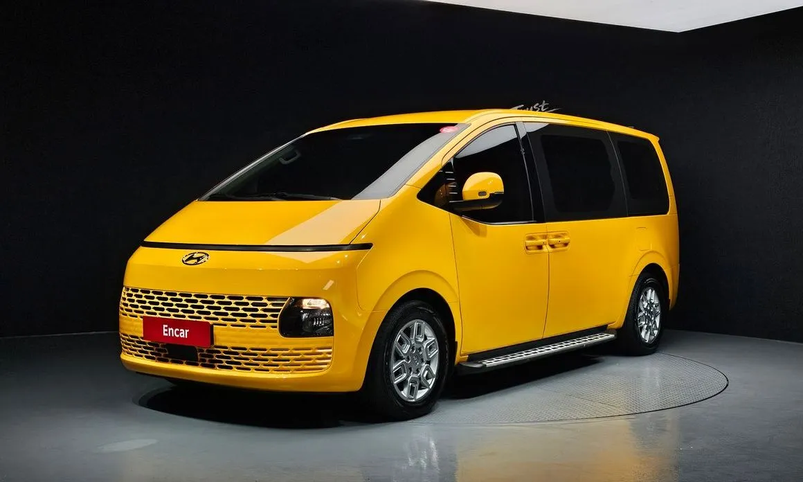 Hyundai Staria — фото 1