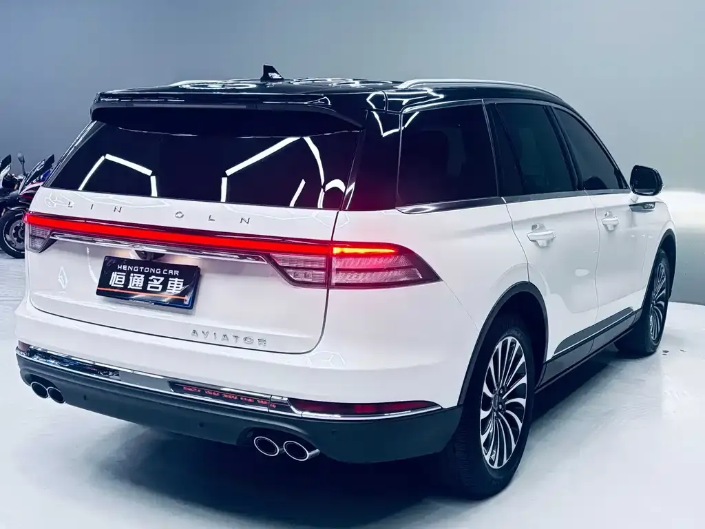 Lincoln Aviator — фото 10