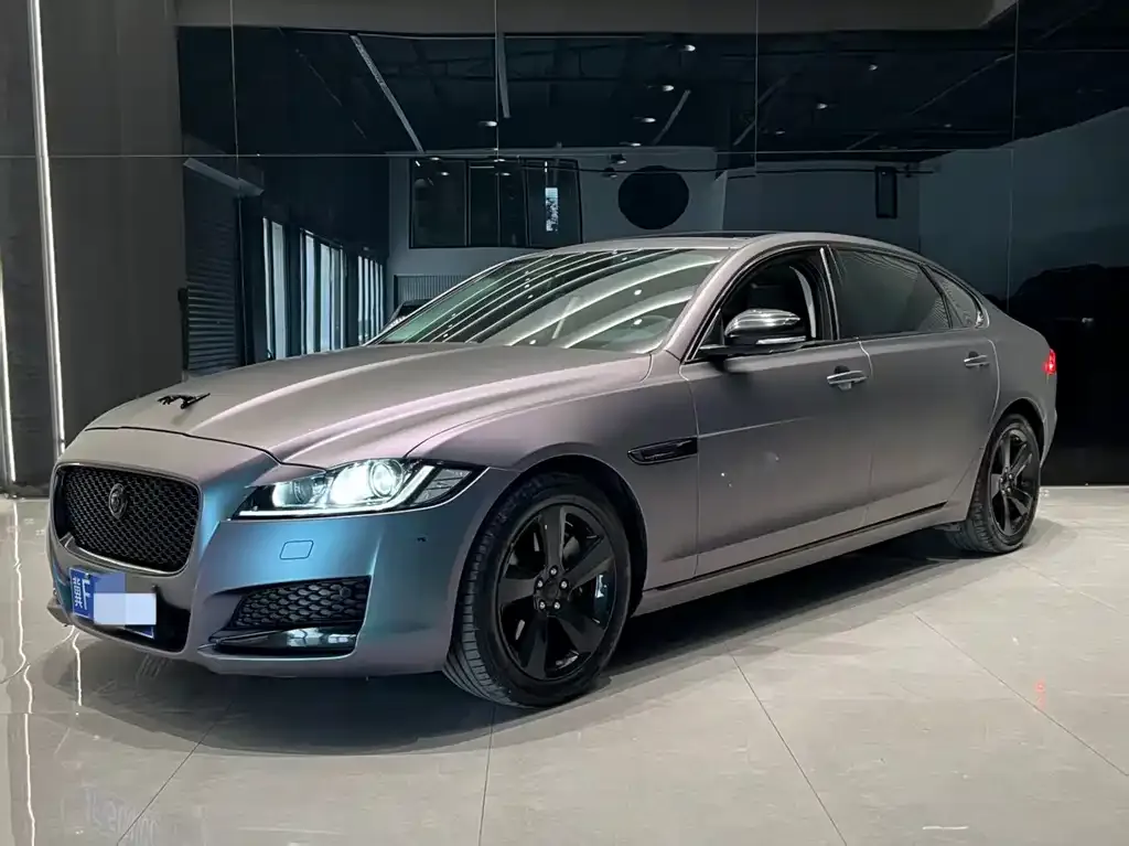 Jaguar XFL — фото 1