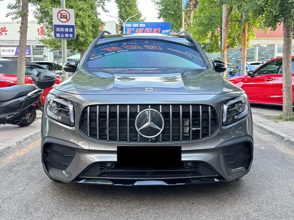Mercedes-Benz GLB AMG — фото 2
