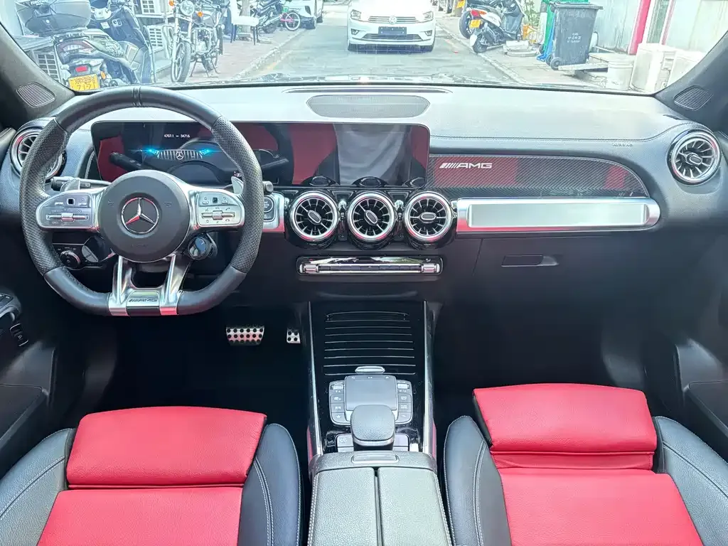 Mercedes-Benz GLB AMG — фото 6