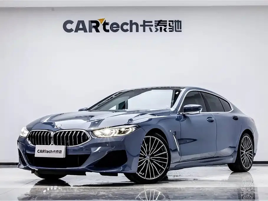 BMW 8 Series — фото 1