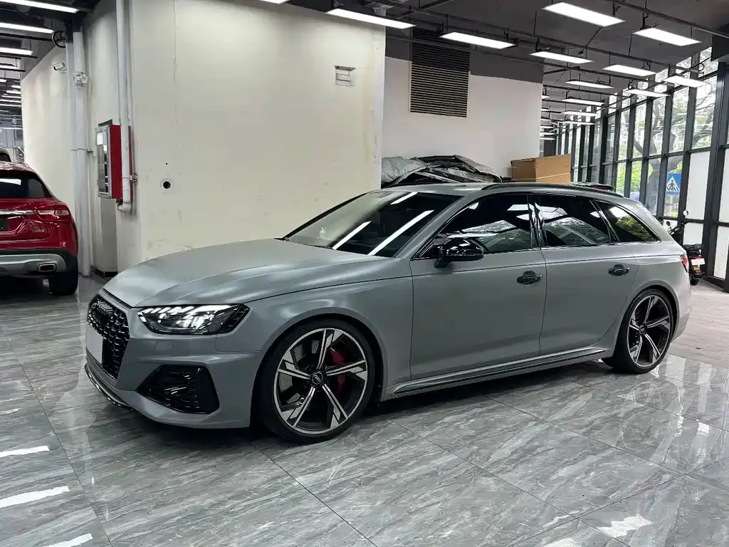Audi RS 4 — фото 8