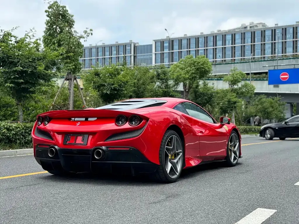Ferrari F8 — фото 2