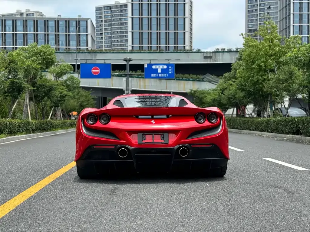 Ferrari F8 — фото 8