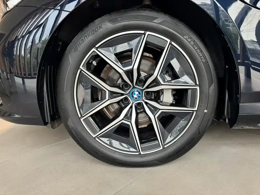BMW i5 — фото 4