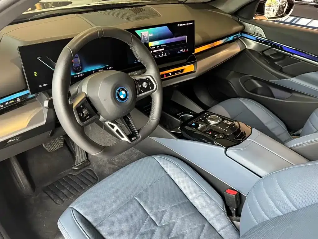 BMW i5 — фото 3