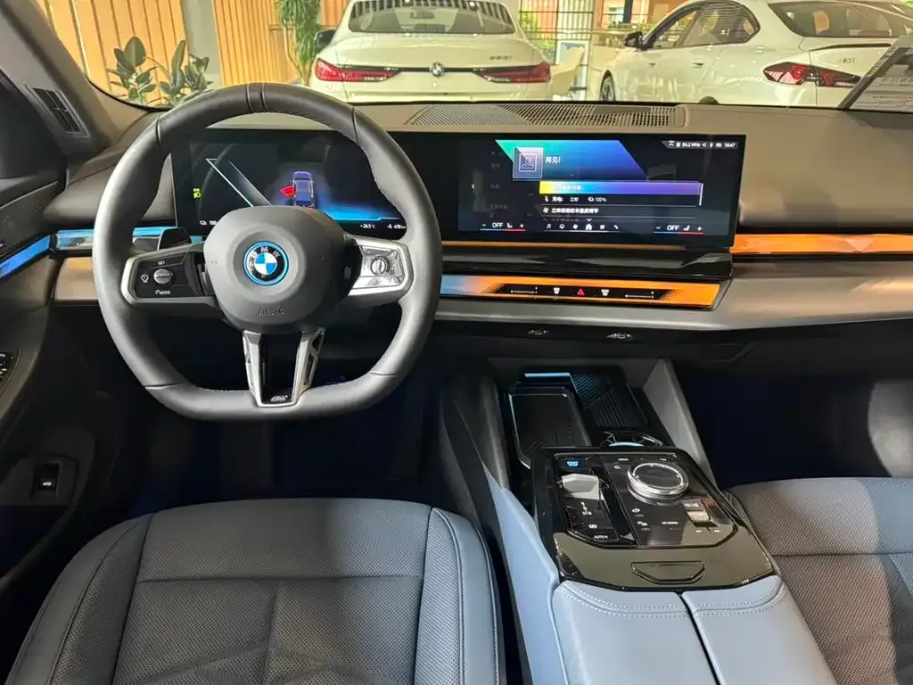 BMW i5 — фото 7