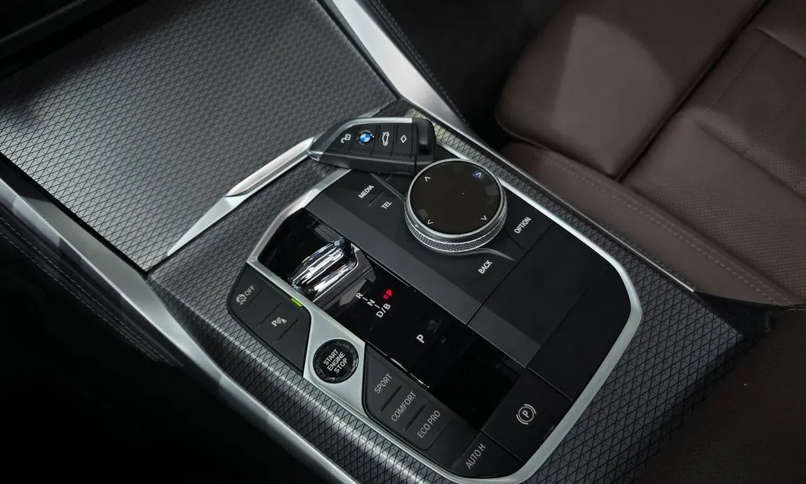 BMW i4 — фото 10