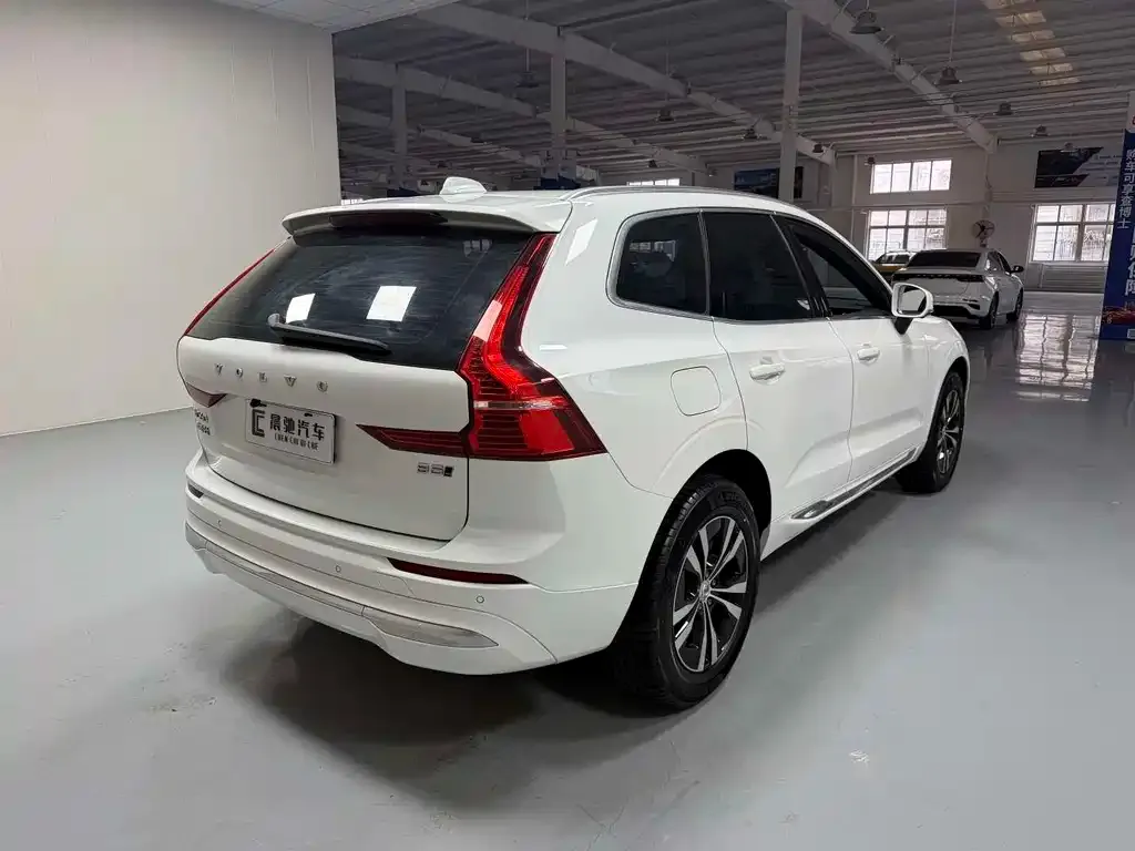 Volvo XC60 — фото 3