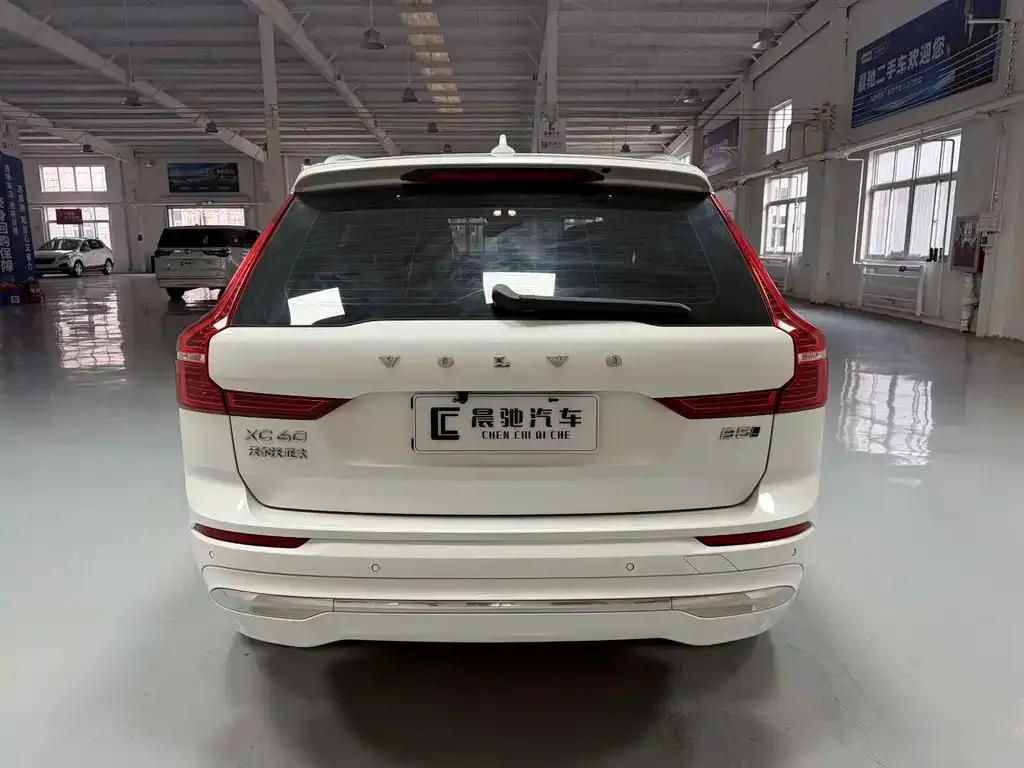 Volvo XC60 — фото 4