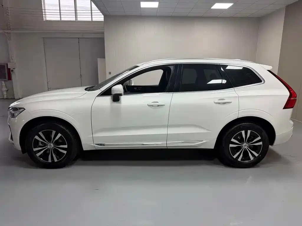 Volvo XC60 — фото 5