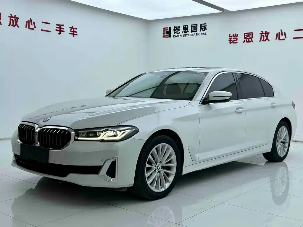 BMW 5 Series — фото 1