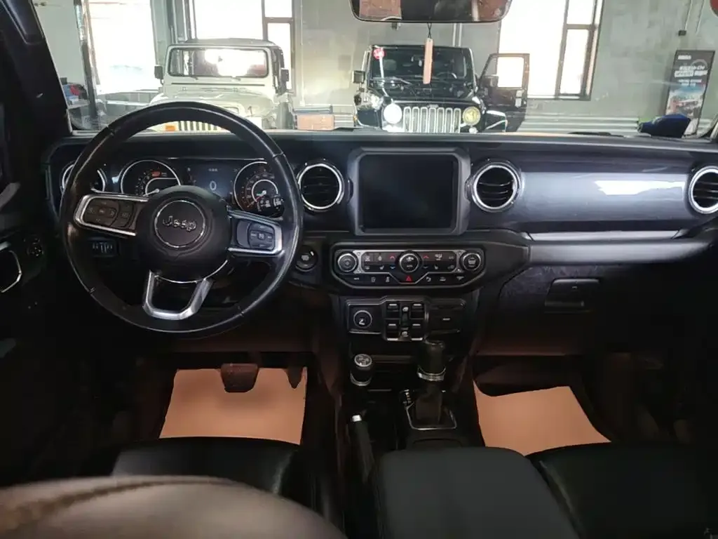 Jeep Wrangler — фото 4