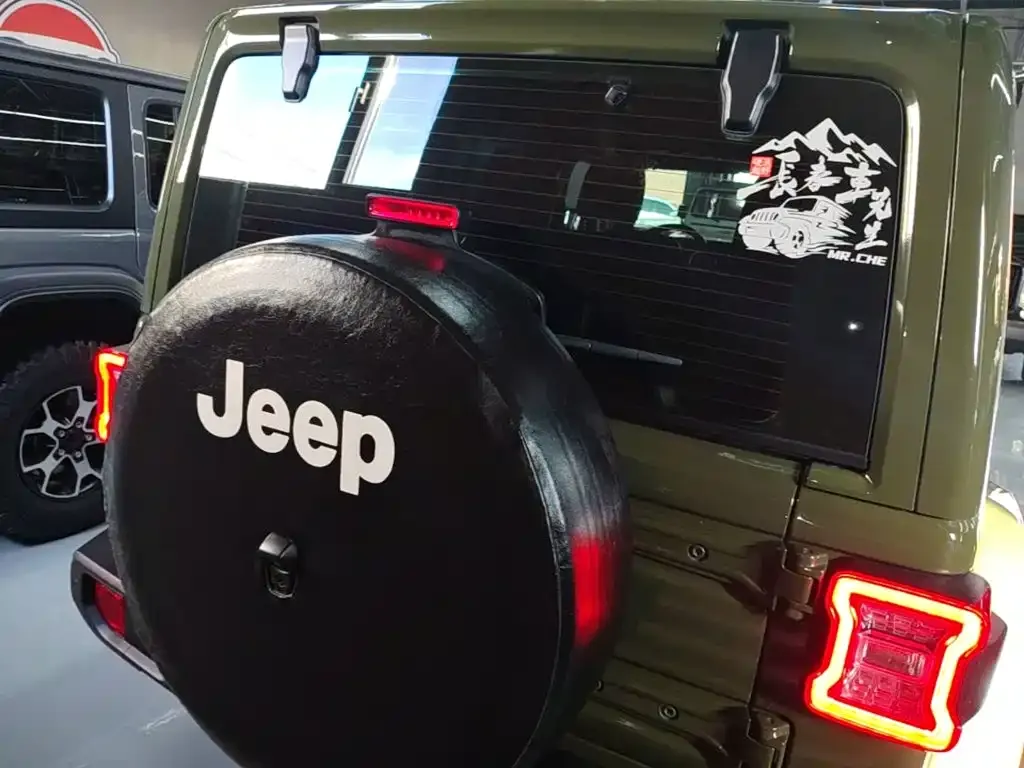 Jeep Wrangler — фото 5