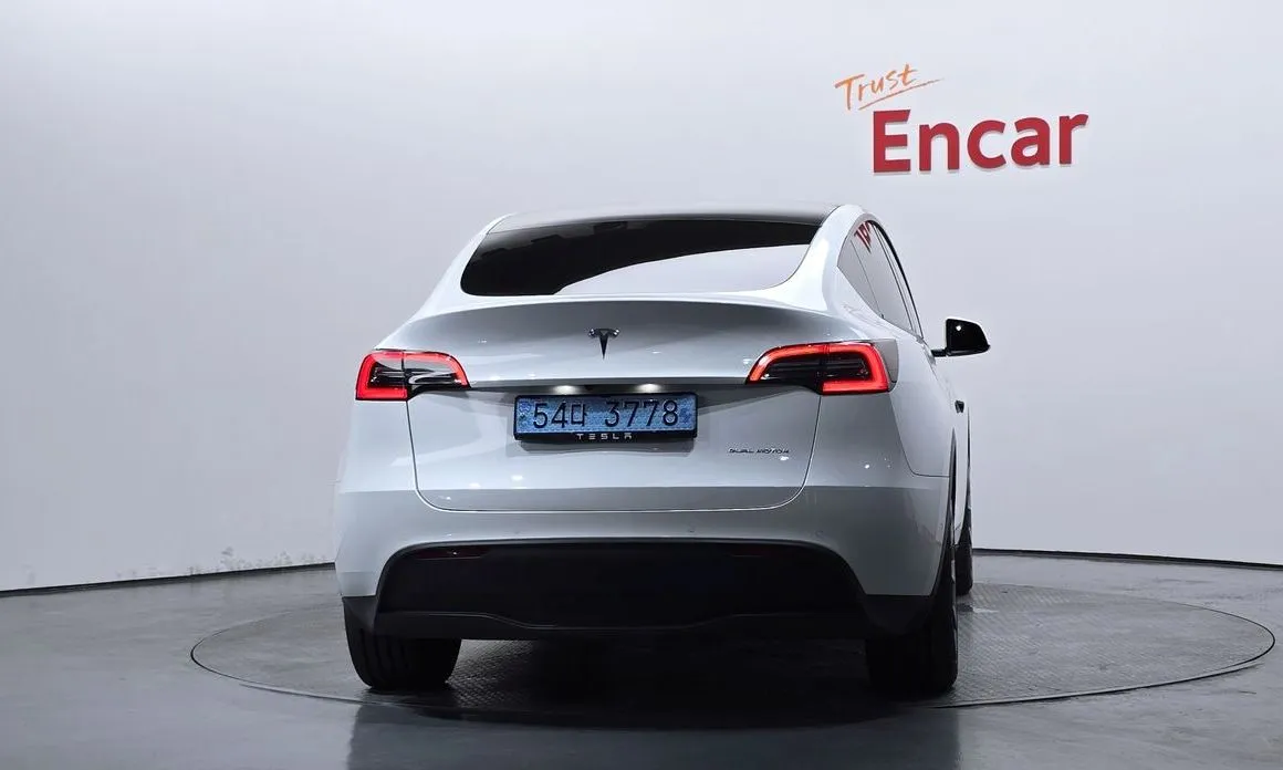 Tesla Model Y — фото 5