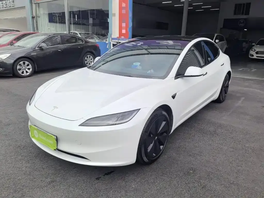 Tesla Model 3 — фото 8