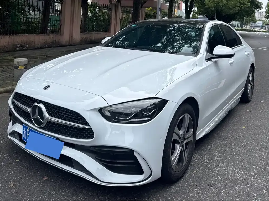 Mercedes-Benz C-Class — фото 1