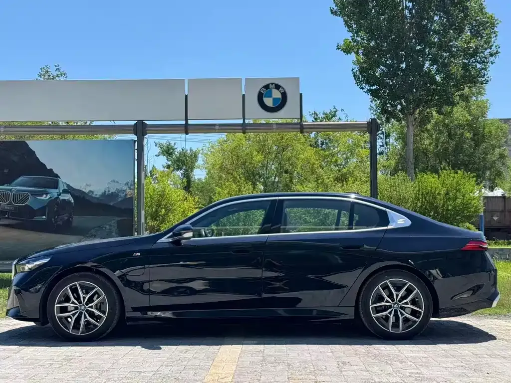 BMW i5 — фото 6