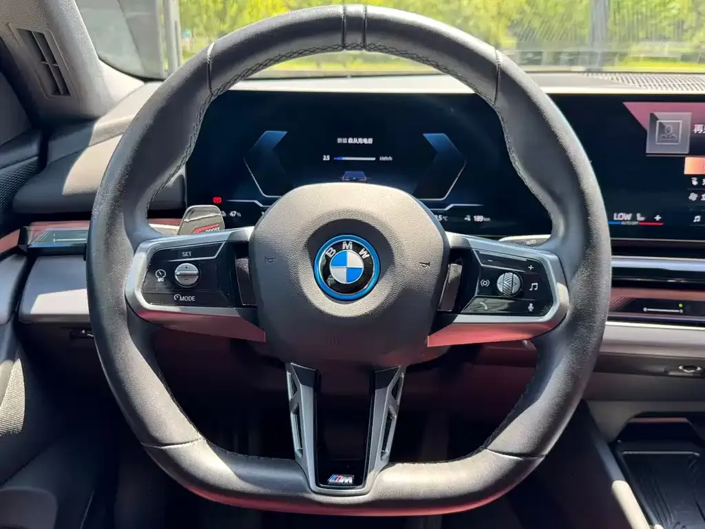 BMW i5 — фото 3