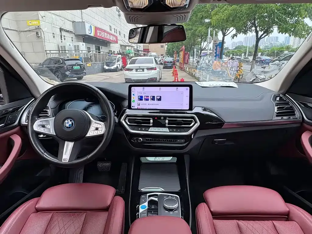 BMW iX3 — фото 2