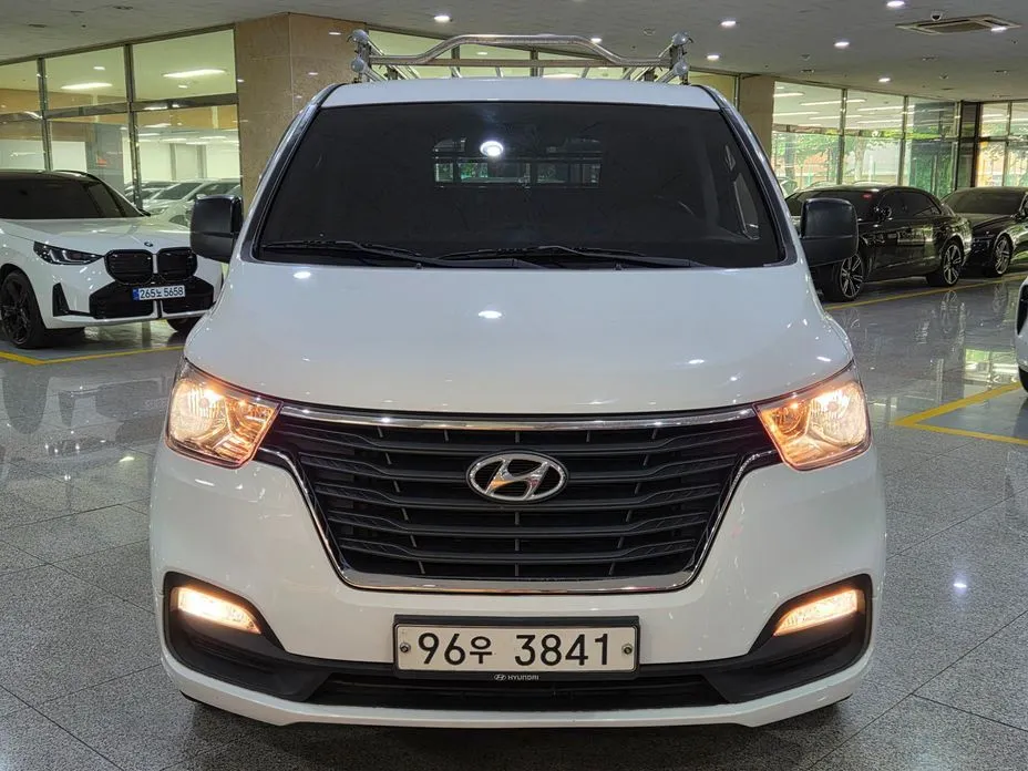 Hyundai Starex — фото 2