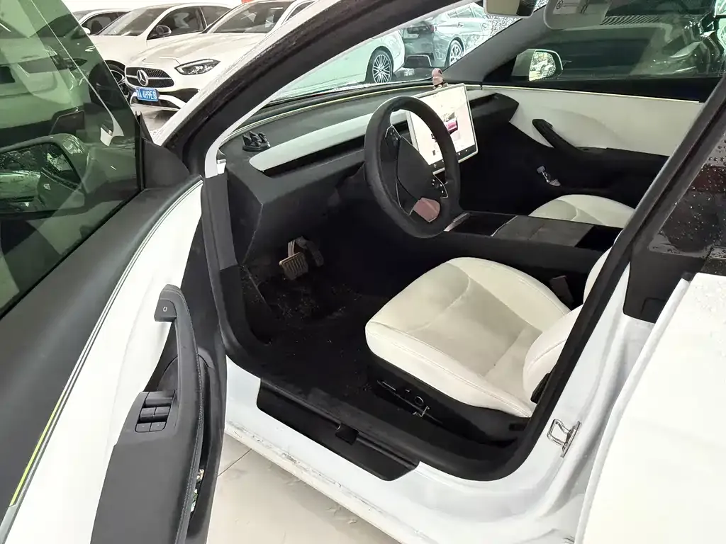 Tesla Model 3 — фото 6