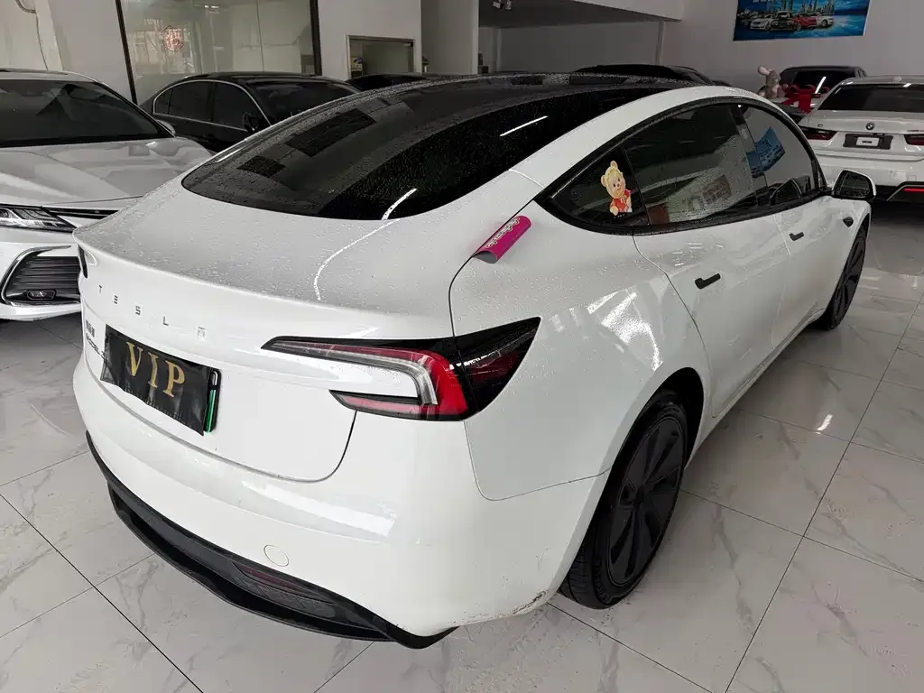 Tesla Model 3 — фото 3